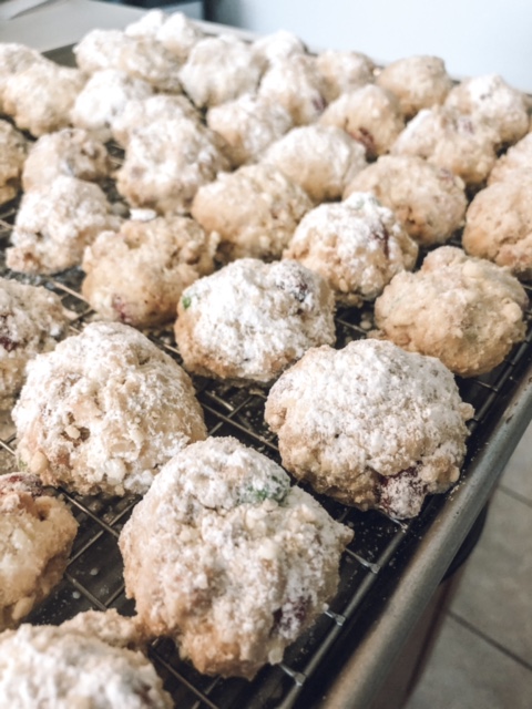 Snowball cookies. 